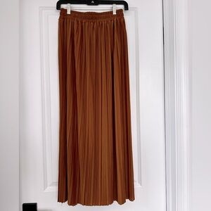 Women’s Small Anna Morgan Pleated Maxi Skirt Gold/Burnt Orange